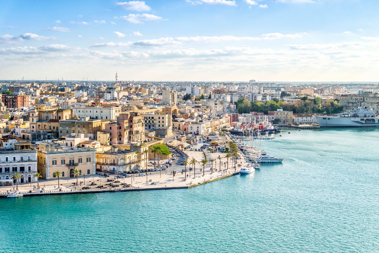 Promenada i port w Brindisi