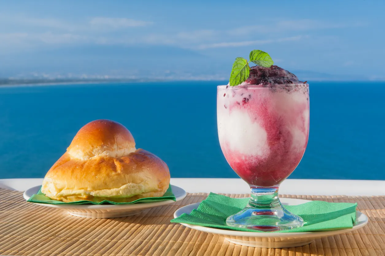 Granita con brioche