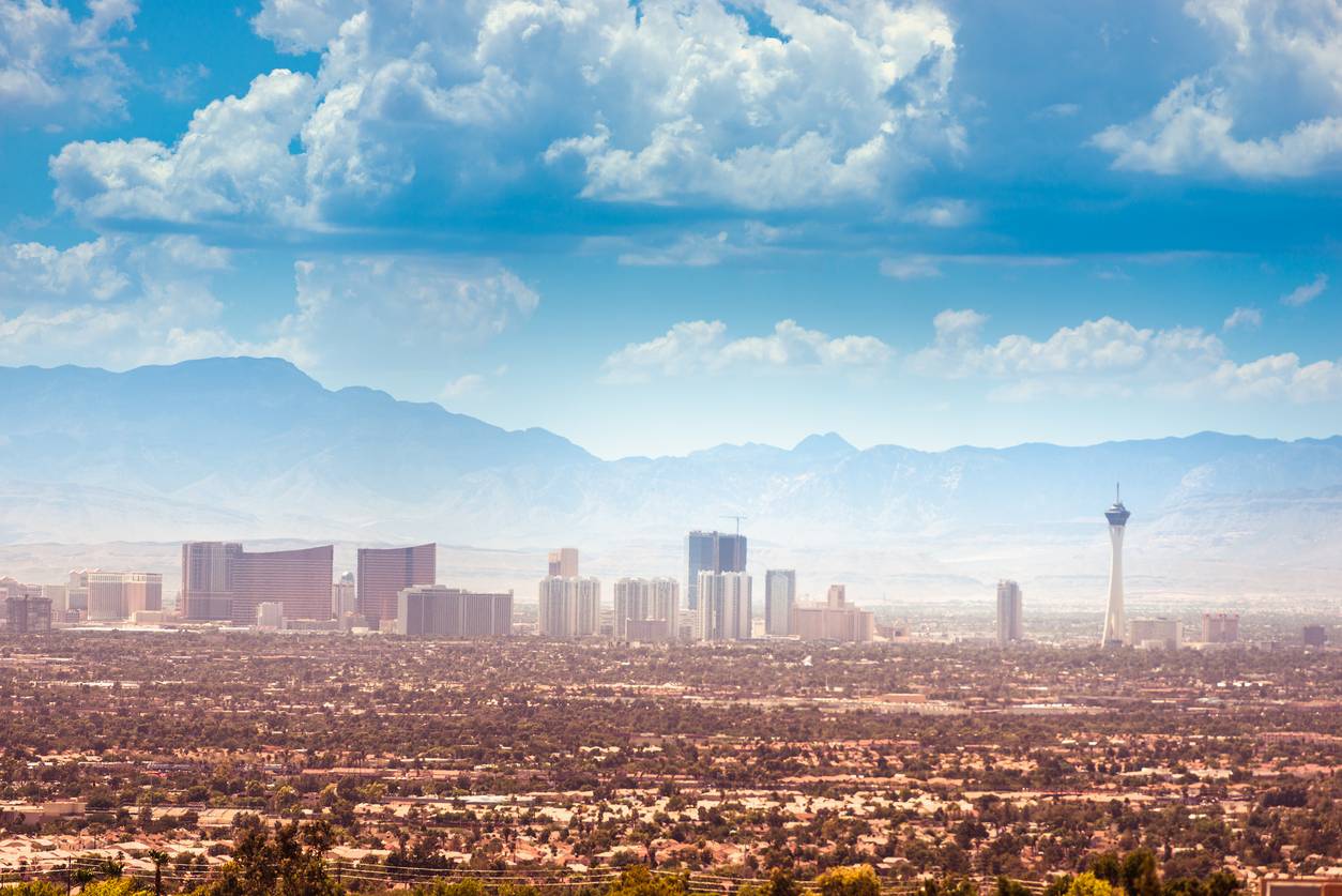 Las Vegas na tle Gór Skalistych