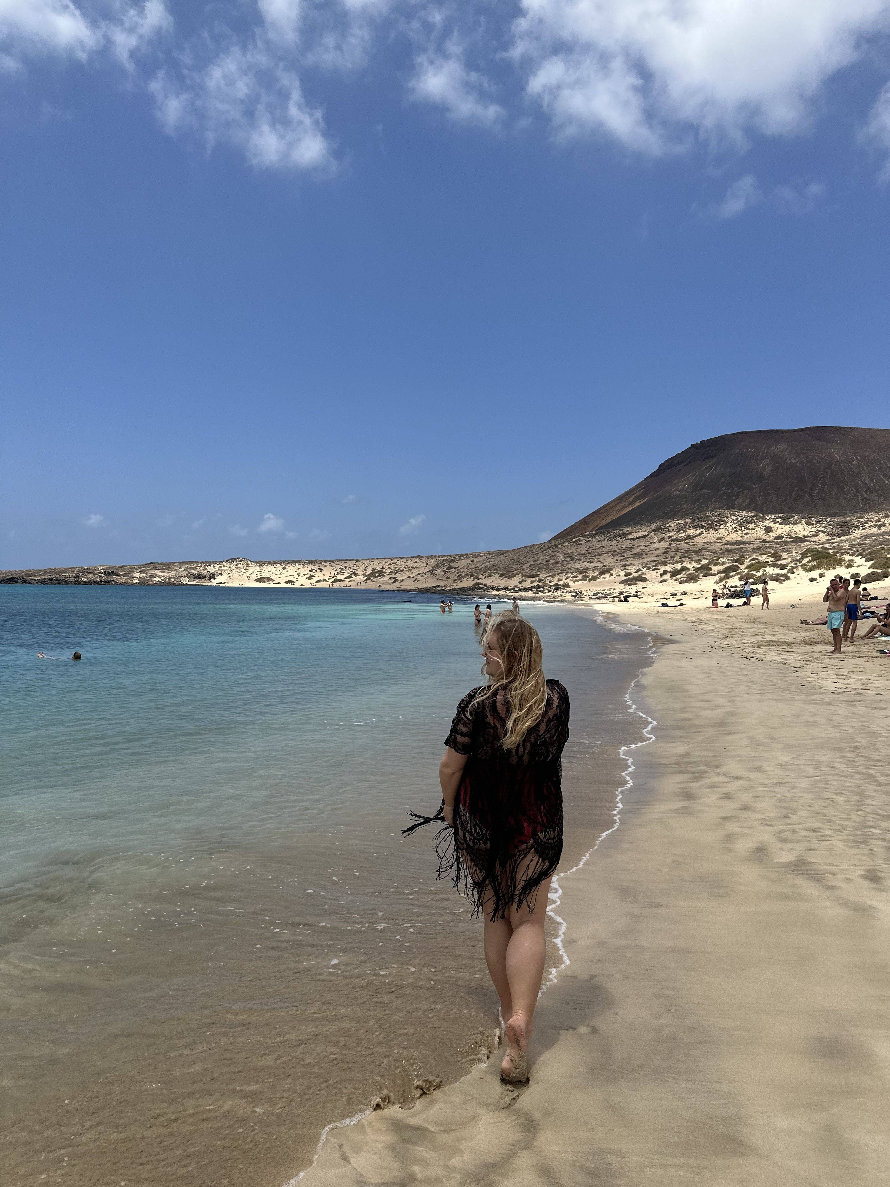Piaszczyste plaże na Lanzarote | 📸 @ann.sadowska