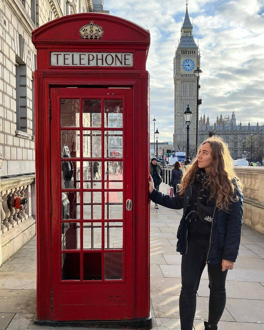 Tradycyjna budka telefoniczna - symbol Londynu | 📸 @roxeyx