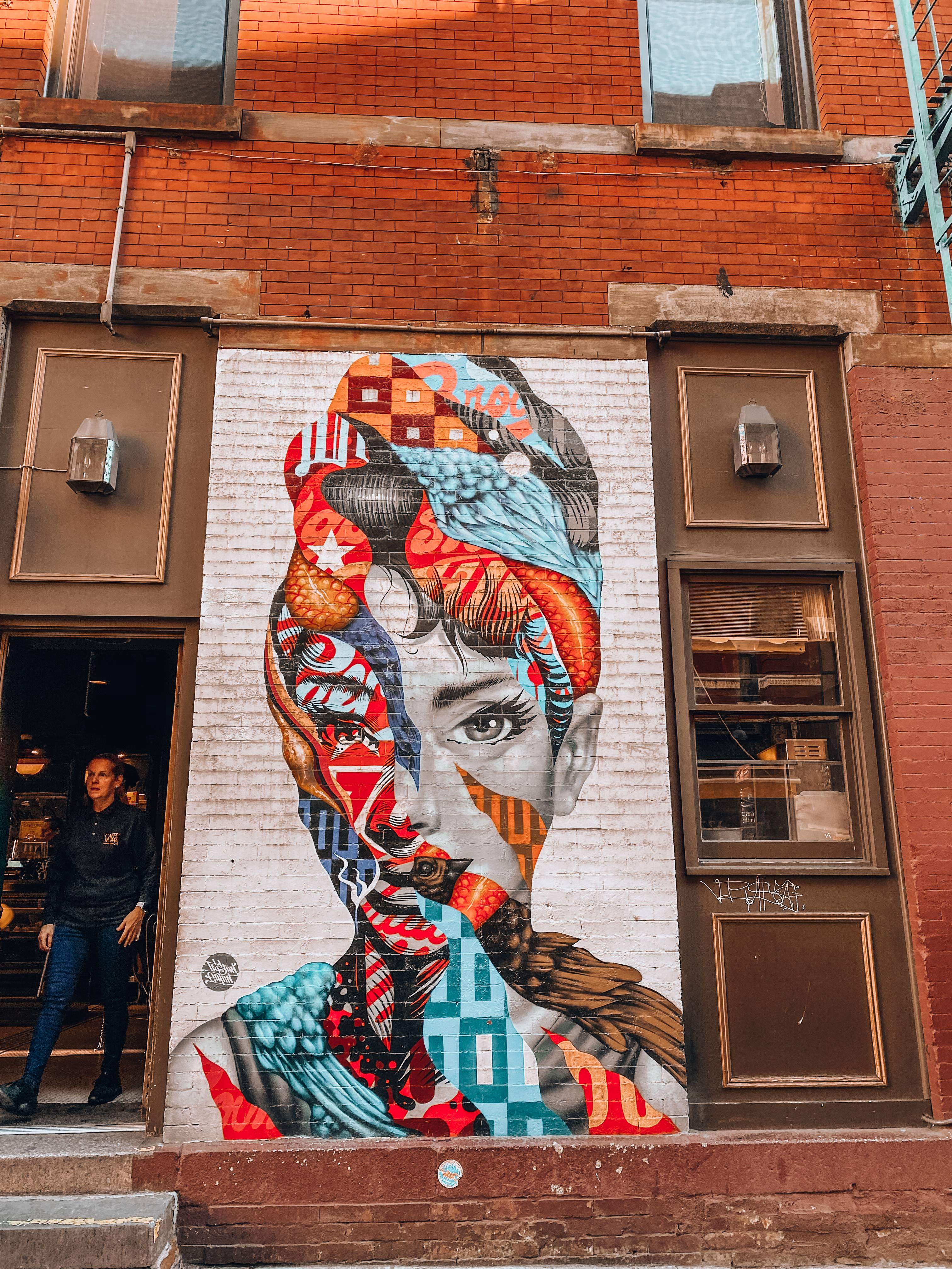 Mural Audrey Hepburn w Little Italy | 📸 martynag_