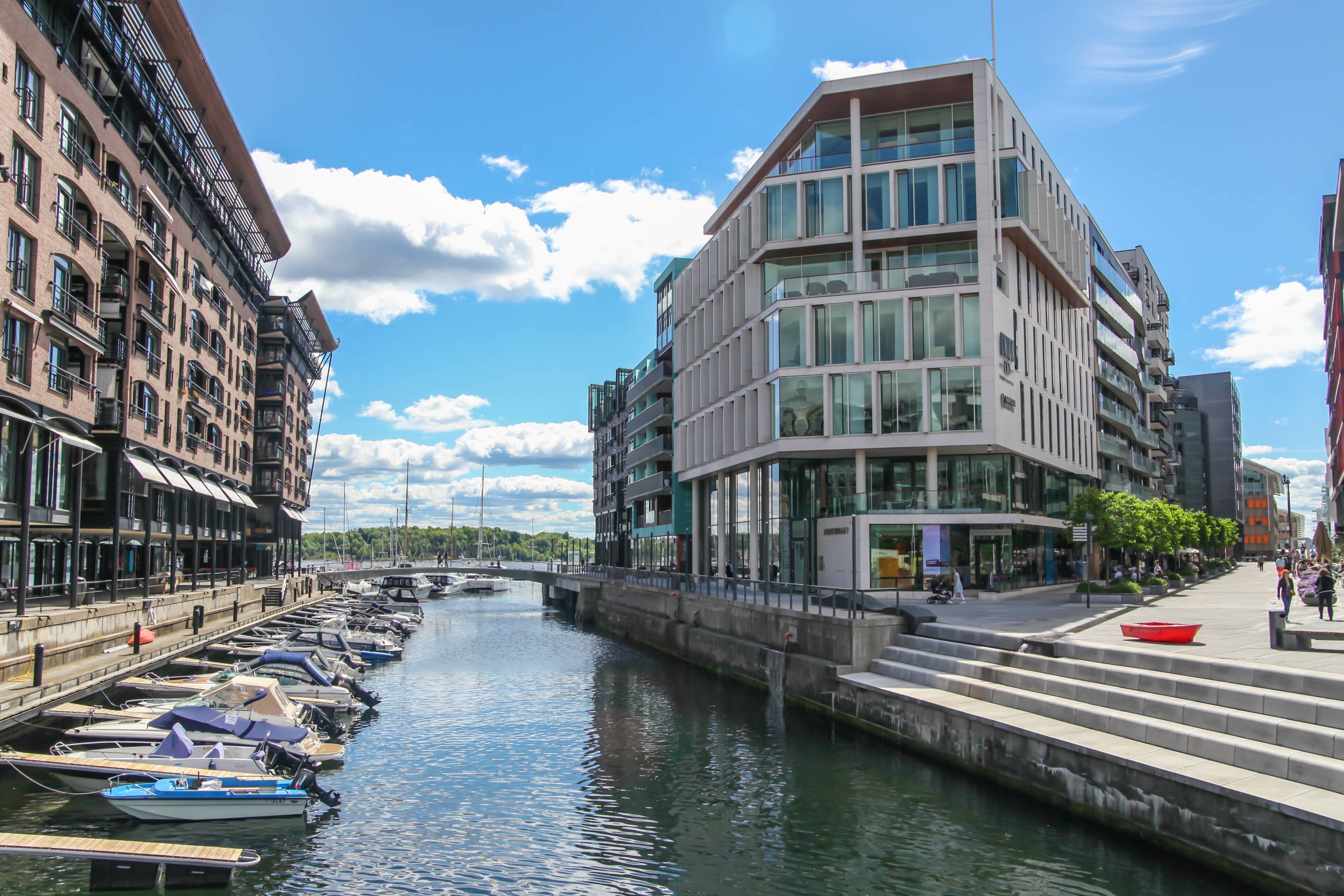 Nowoczesna architektura w dzielnicy Aker Brygge