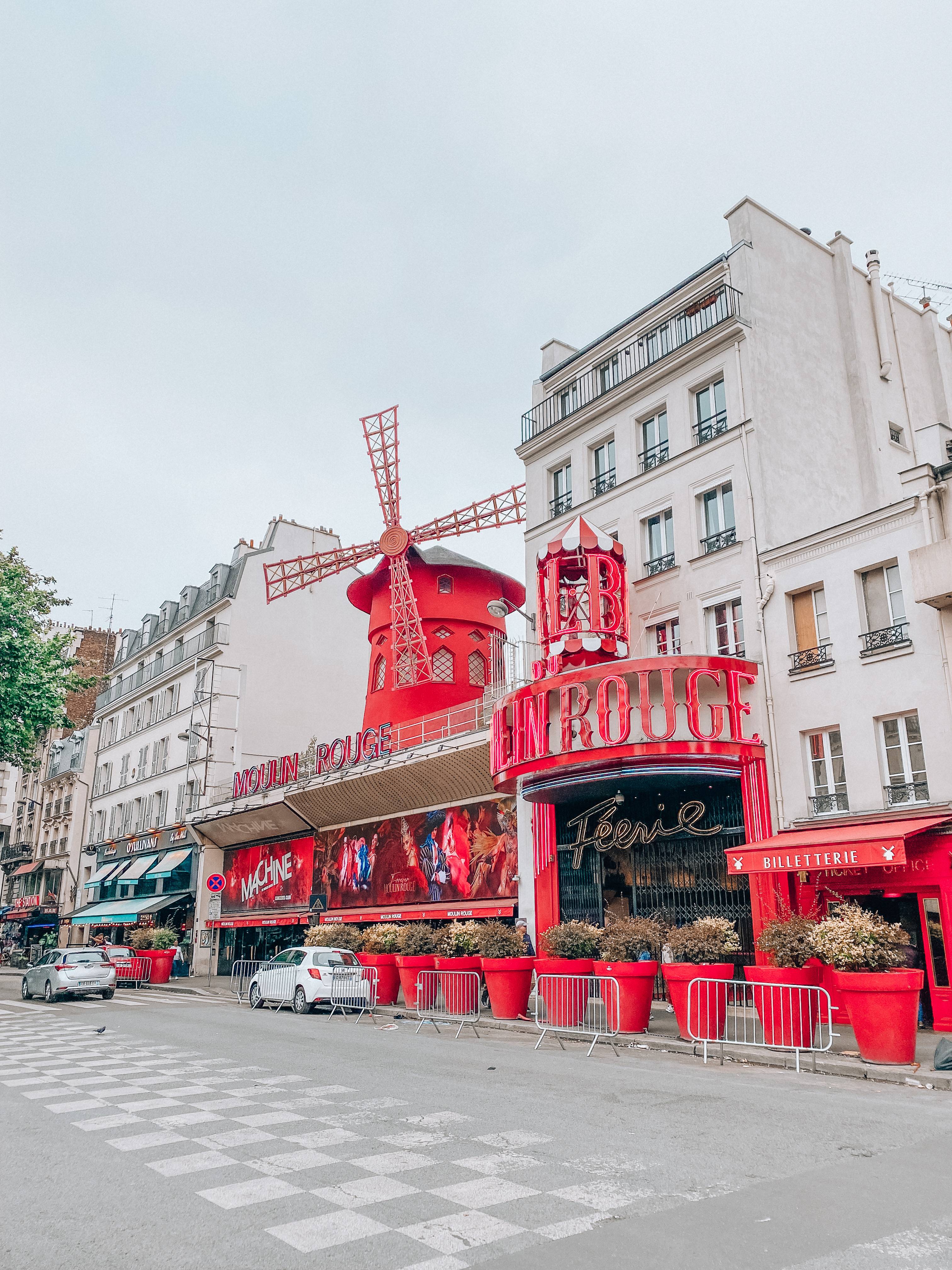 Moulin Rouge - Bulevardul Clichy | 📸 @paulina.kolaczek
