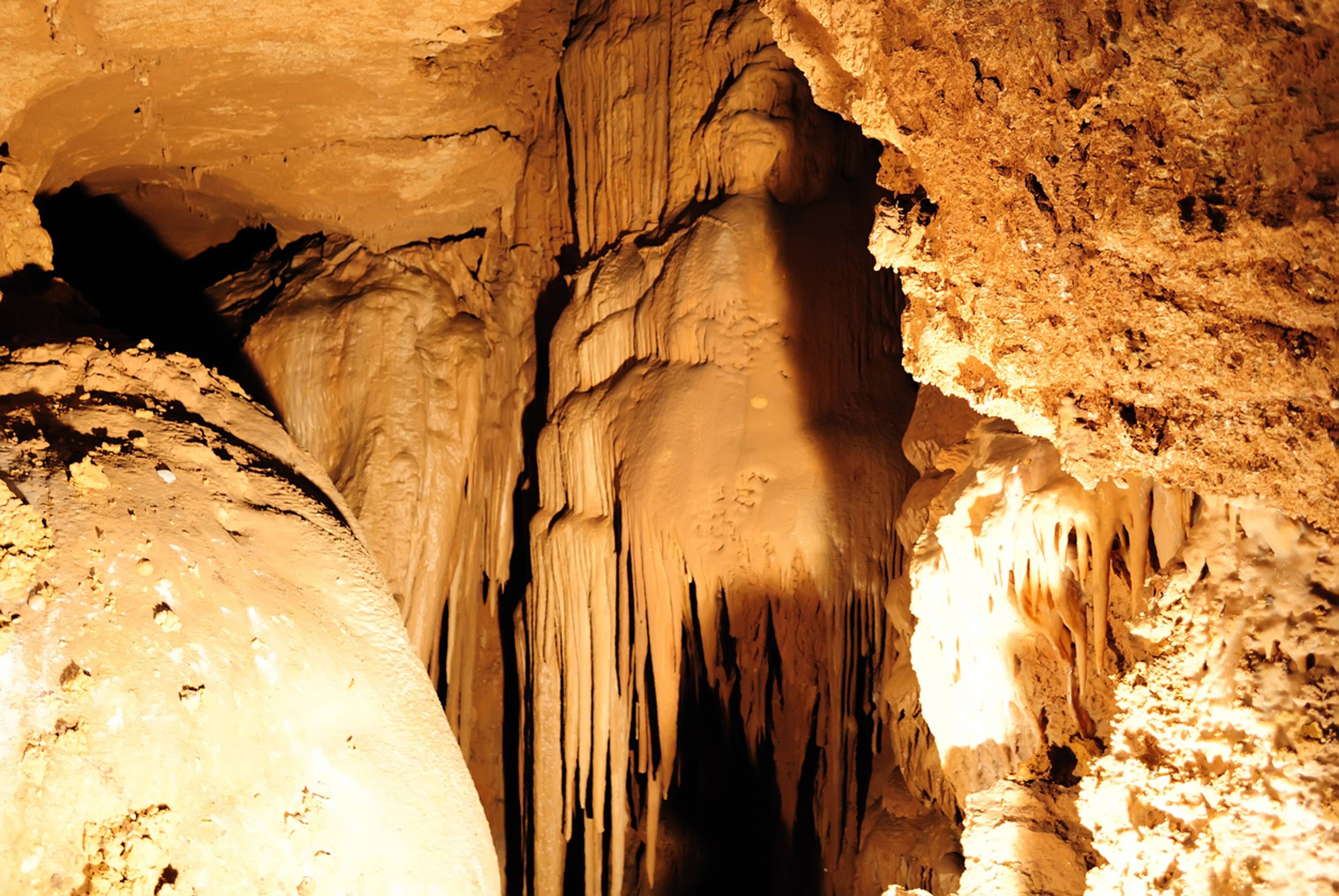 Cova de Can Marçà