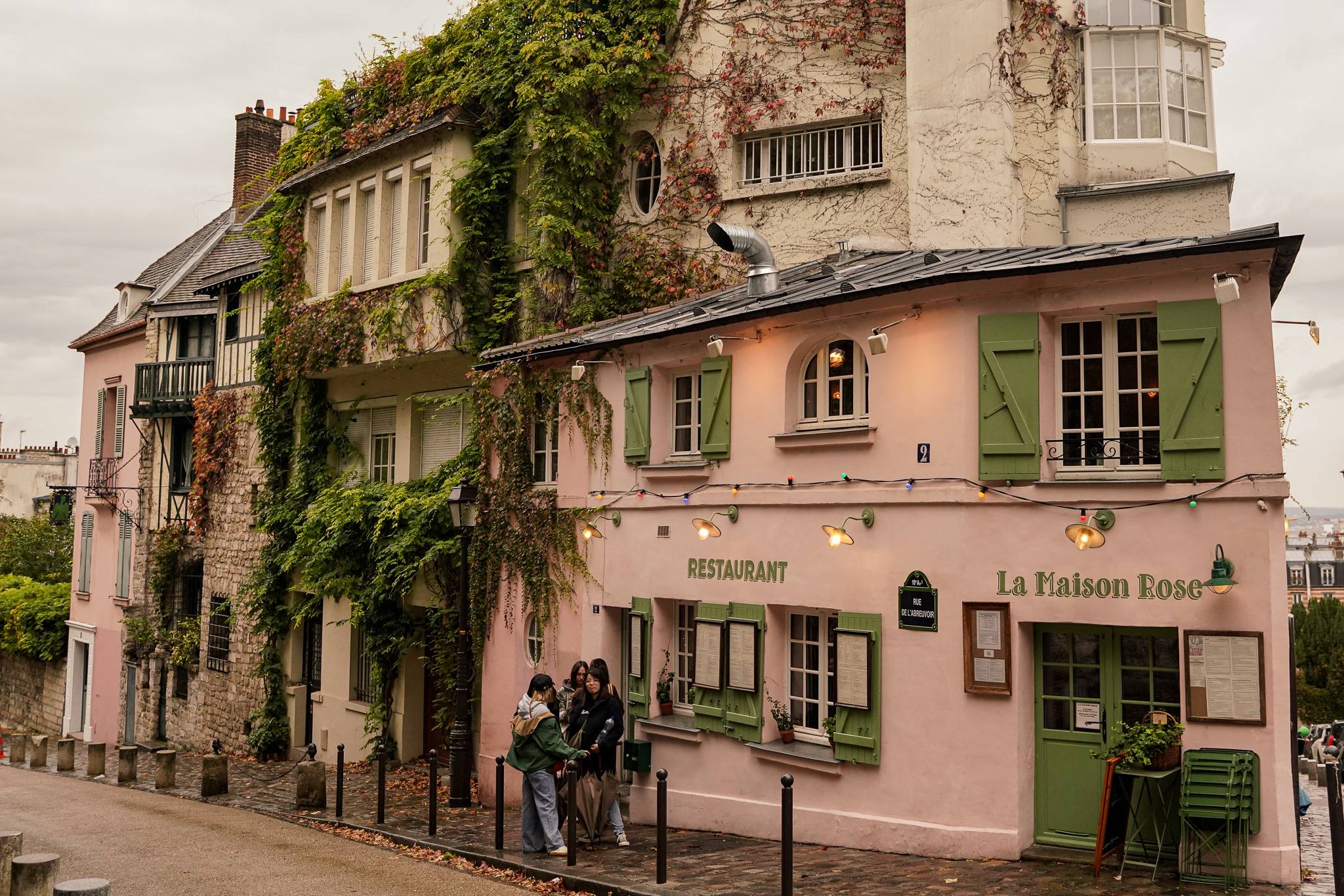 Restaurantul La Maison Rose - Montmartre | 📸 @esky