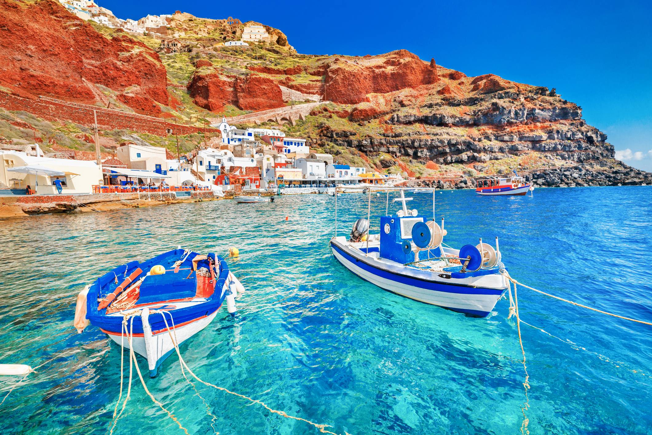 Łodzie rybackie w Oia