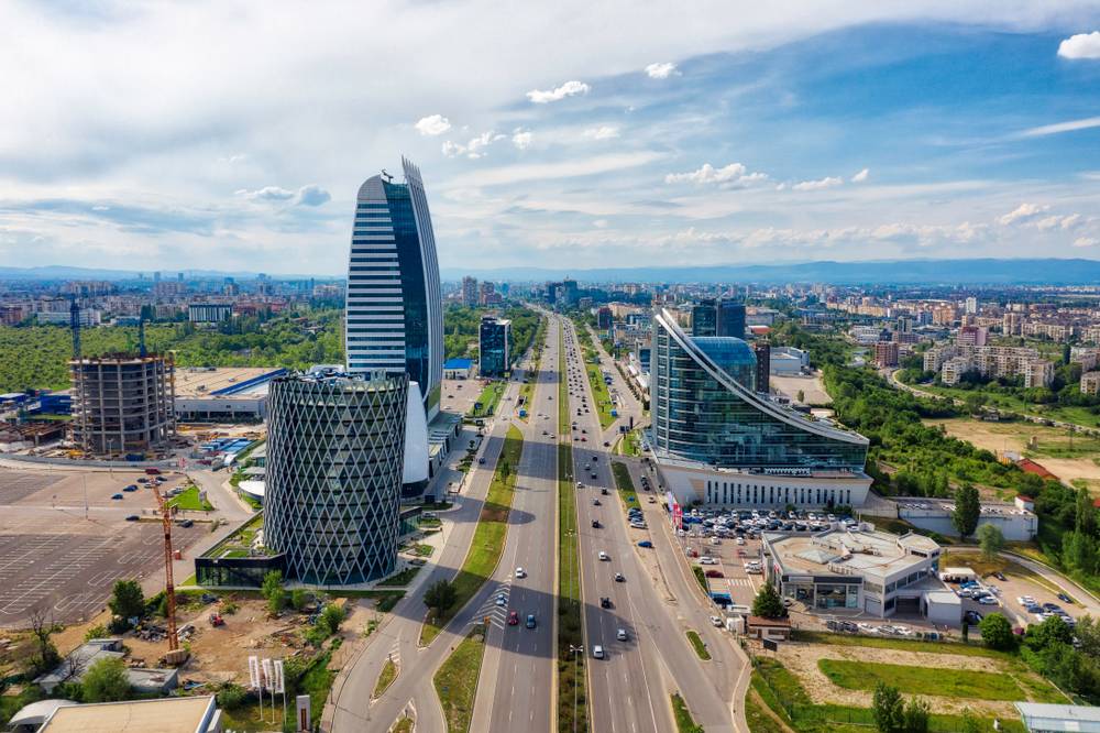 Wieżowce na przedmieściach Sofii 